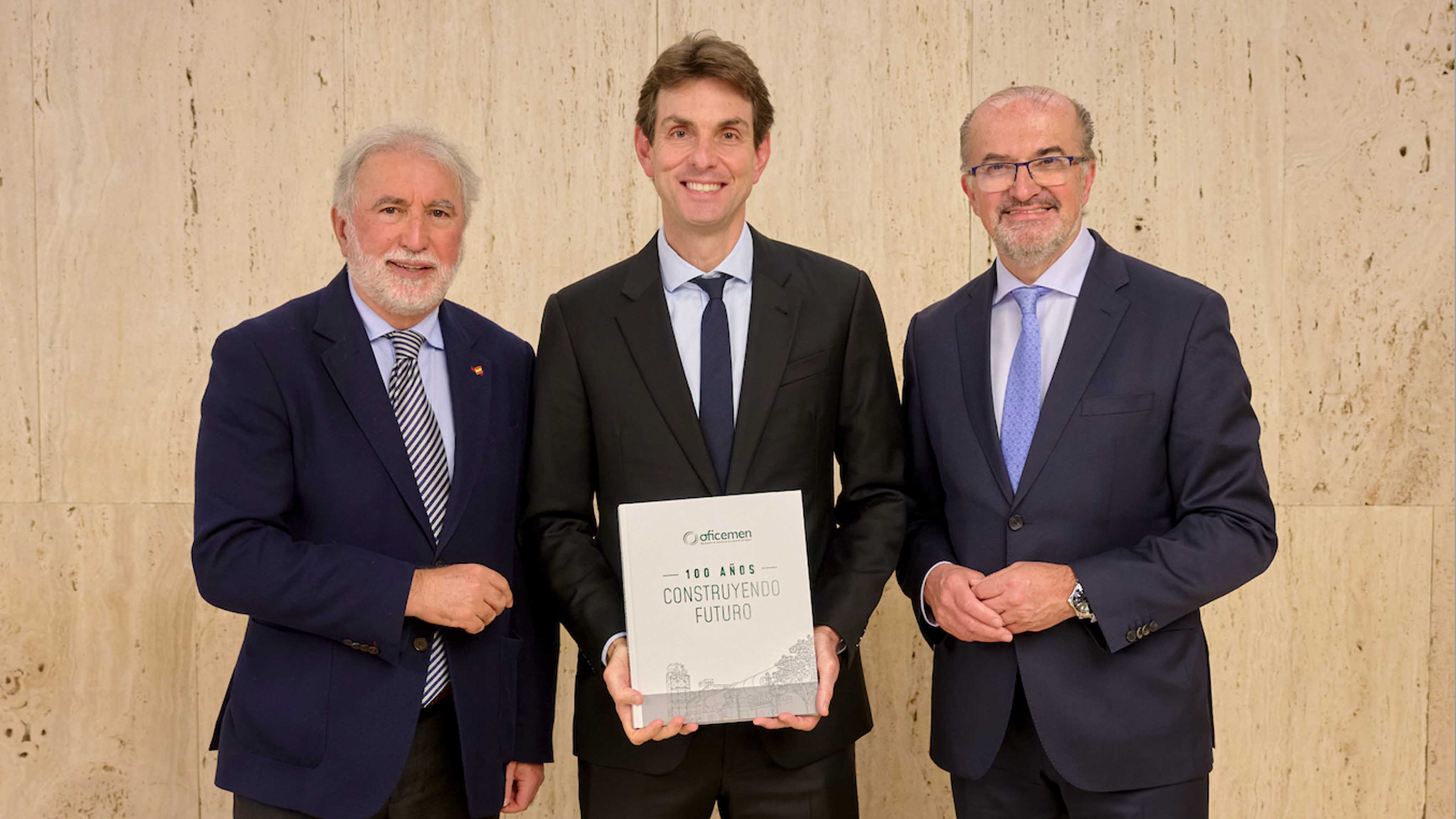 Oficemen, la patronal industrial más longeva de España, celebra su centenario con la publicación del libro 100 años construyendo el futuro